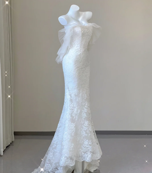 Einzigartige Meerjungfrau Liebsten Weiß Spitze Lange Brautkleider Bräute Kleid P0031