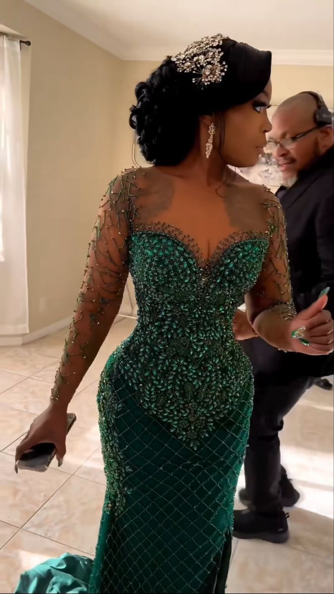 Robe de bal sirène élégante à paillettes vertes et décolleté en cœur, tenue d'invitée de mariage d'été D2636
