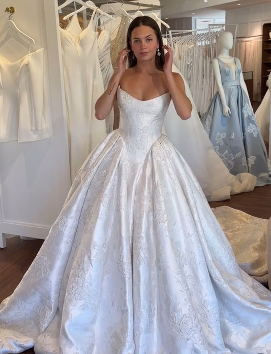 Pretty Wedding Dress Ball Gown Strapless Satin Floral White Wedding Dresses Bridal Gowns W0147