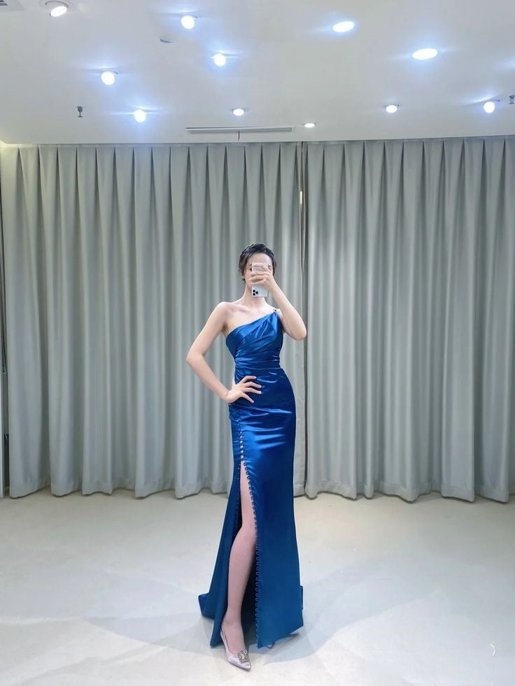 Robe fourreau modeste asymétrique en satin, longue robe de bal, robe d'invitée de mariage d'été, tenues de mariage pour invités W0669