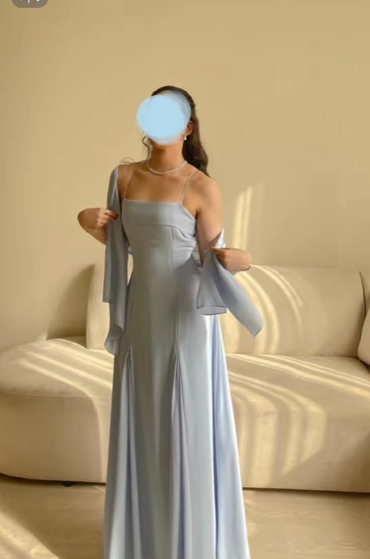 Robe de bal de fin d'année bleu clair à bretelles spaghetti, style trapèze, tenue d'invitée de mariage d'été, W0719