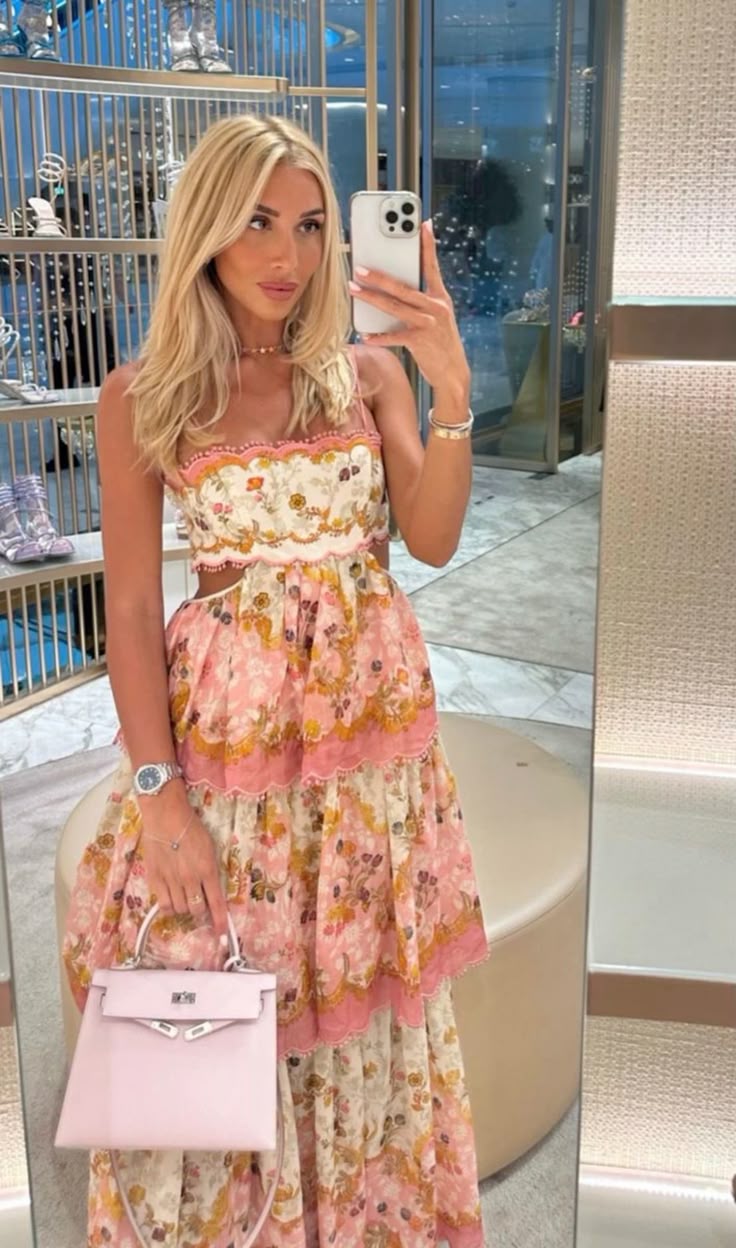 Schlichtes A-Linien-Blumen-Spaghettiträger-Abschlussballkleid Sommerkleid für Hochzeitsgäste Brautgastkleider Hochzeits-Outfits für Gäste W974