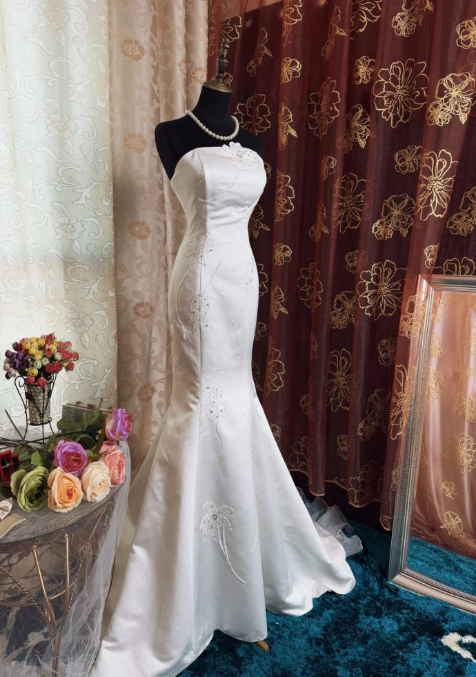 Classy Mermaid White Prom Dress Satin Strapless Sleeveless Long Evening Dress DP05098