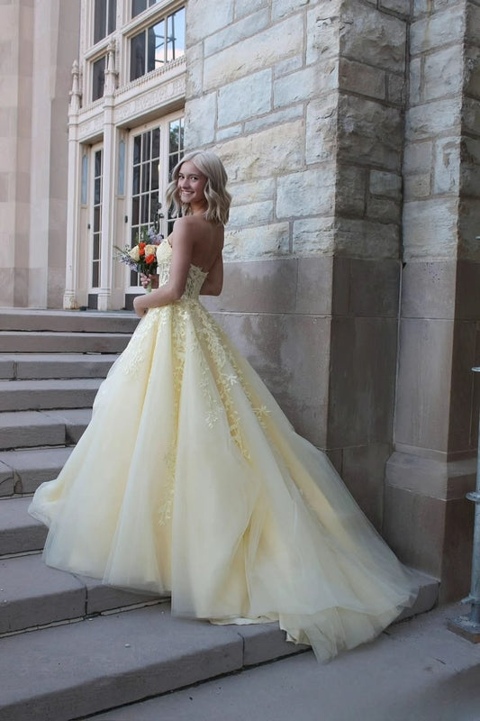 Chic Sweetheart A-line Yellow Long Prom Dresses Sleeveless Tulle Applique Yellow Birthday Dresses DP3857