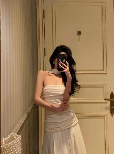 Edles A-Linien-Kleid, trägerlos, weiß, ärmellos, Partykleid zum 18. Geburtstag, Geburtstags-Outfits, Geburtstagskleid-Ideen für Frauen, DP552