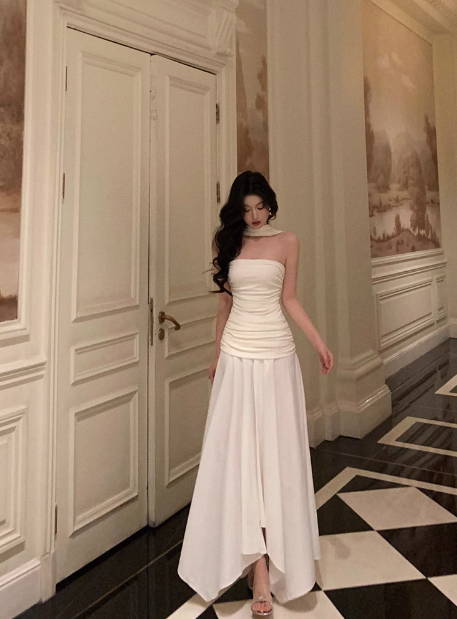 Edles A-Linien-Kleid, trägerlos, weiß, ärmellos, Partykleid zum 18. Geburtstag, Geburtstags-Outfits, Geburtstagskleid-Ideen für Frauen, DP552