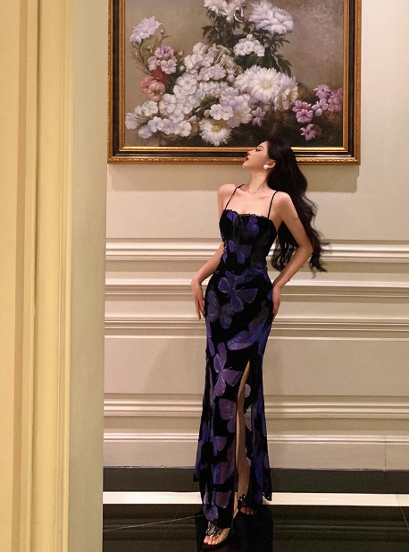 Elegantes Etuikleid mit Trägern in Blau, Partykleid zum 18. Geburtstag, Outfits zum 21. Geburtstag, Geburtstagskleid-Ideen für Frauen, DP589