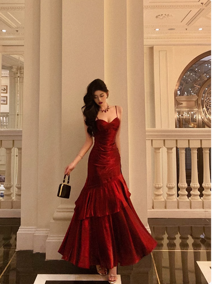 Sexy Meerjungfrau Spaghettiträger Burgunderrotes Kleid zum 21. Geburtstag Urlaubsparty Geburtstags-Outfits für Frauen DP0192