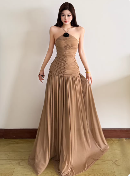 Chic Champagne Dress S500