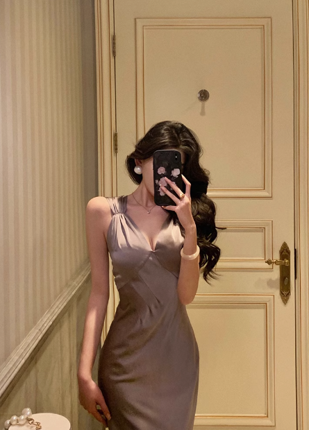Hübsches Meerjungfrau-Kleid mit V-Ausschnitt in staubiger Traube zum 21. Geburtstag, Party-Outfits, Geburtstags-Outfits für Frauen, DP0189