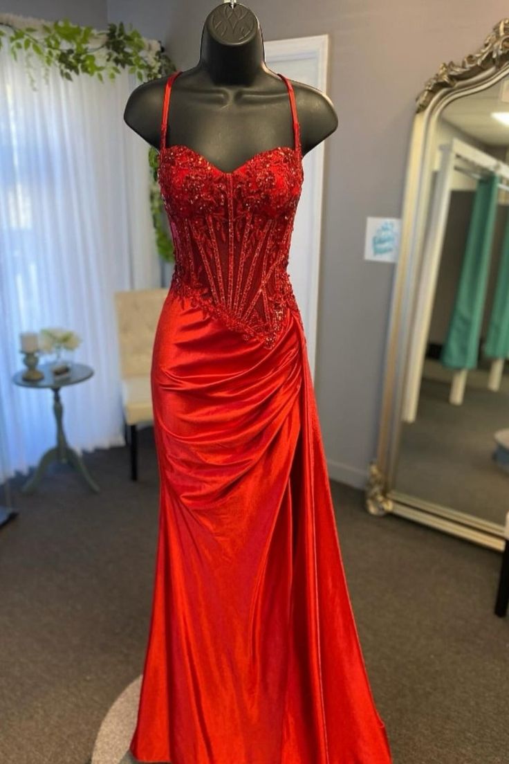 Robe de bal sirène sexy argentée à bretelles spaghetti et appliqués DP307