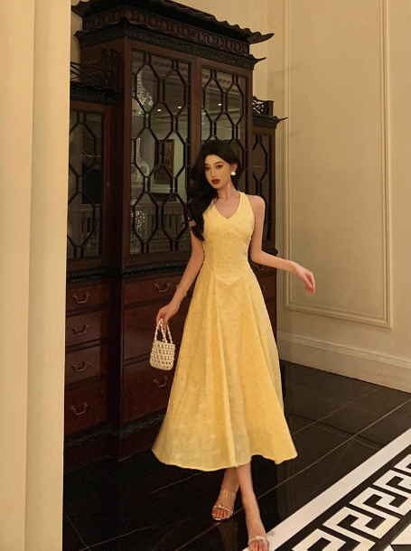 Sexy A line Halter Yellow 18th Birthday Dress Long Party Birthday Outfits For Women DP0184