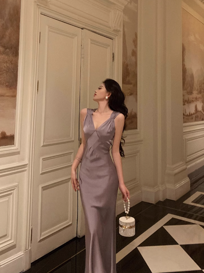 Hübsches Meerjungfrau-Kleid mit V-Ausschnitt in staubiger Traube zum 21. Geburtstag, Party-Outfits, Geburtstags-Outfits für Frauen, DP0189