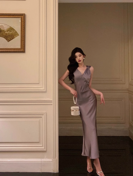 Hübsches Meerjungfrau-Kleid mit V-Ausschnitt in staubiger Traube zum 21. Geburtstag, Party-Outfits, Geburtstags-Outfits für Frauen, DP0189