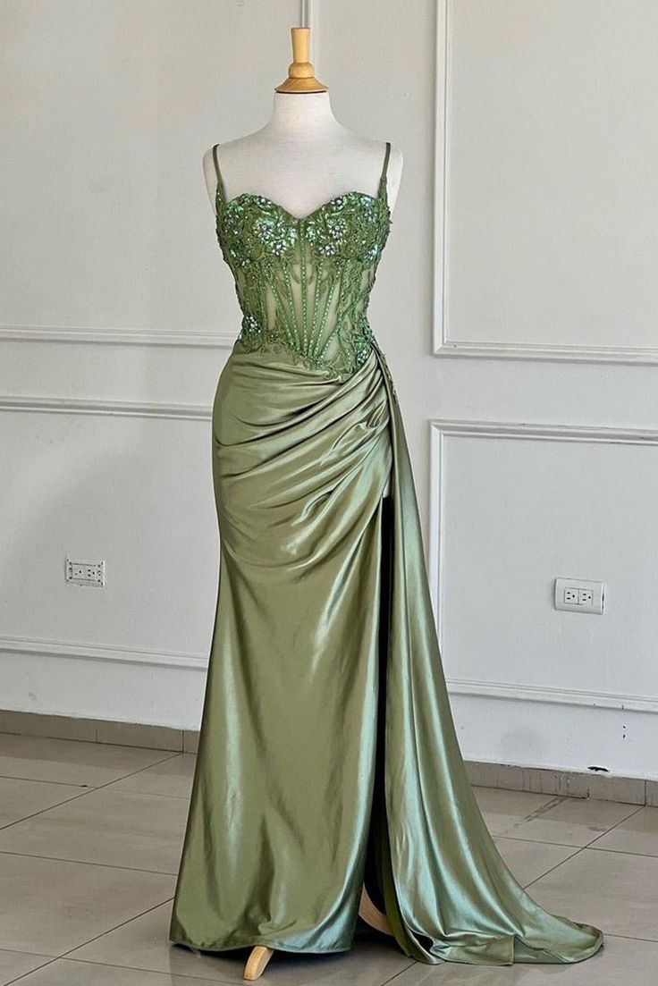 Robe de bal sirène sexy argentée à bretelles spaghetti et appliqués DP307