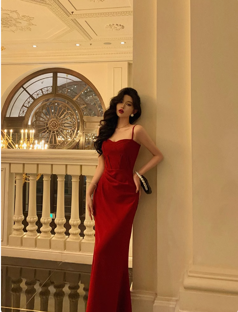 Hübsches Meerjungfrau-Spaghettiträger-Burgunderrotes Kleid zum 18. Geburtstag, lange Party-Geburtstags-Outfits für Frauen, DP0158