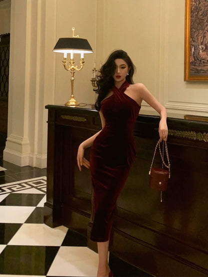 Sexy Sheath Halter Burgundy Velvet Sleeveless Prom Dresses Party Dress Summer Birthday Outfits Birthday Dresses W808