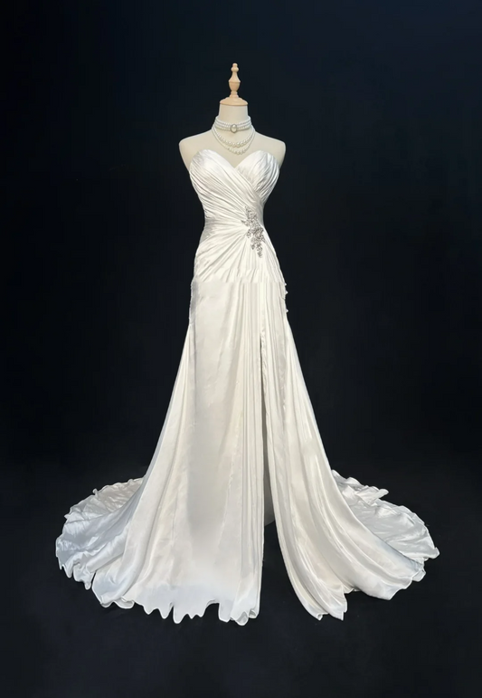 Vintage Bridal Gown A line Sweetheart Sleeveless Silver Beads Long Slit White 70s Wedding Dresses Elegant Bridal Gowns DH1110