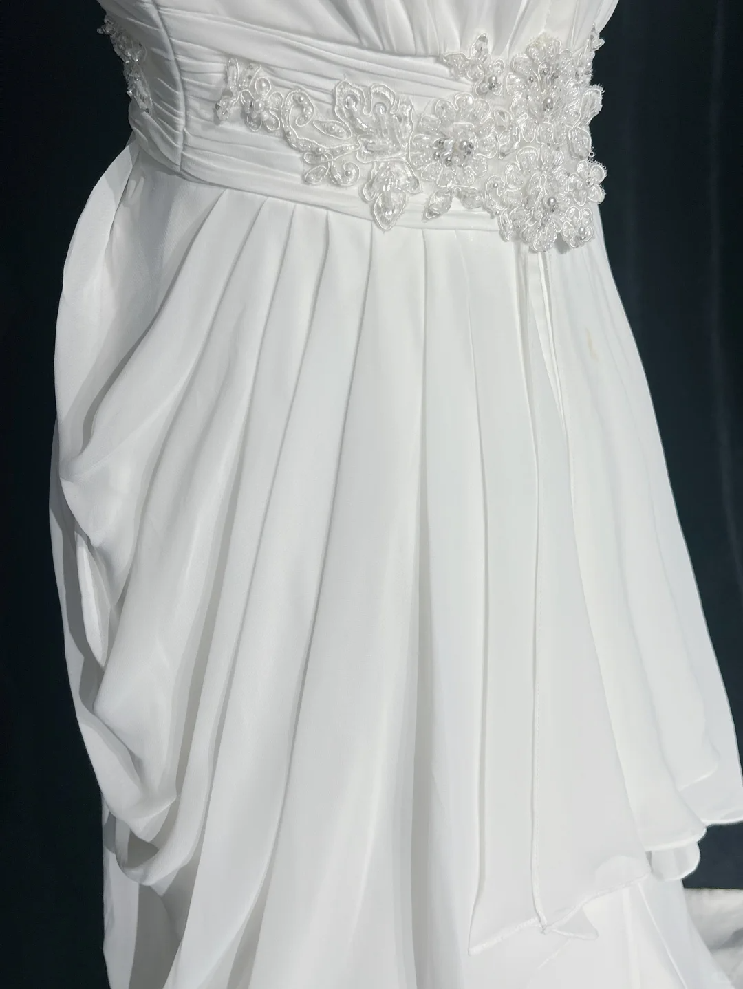 Retro Brautkleid 1960er Jahre A-Linie trägerlos ärmellos Chiffon Plissee Perlen lange weiße Brautkleider elegante Brautkleider DH1119