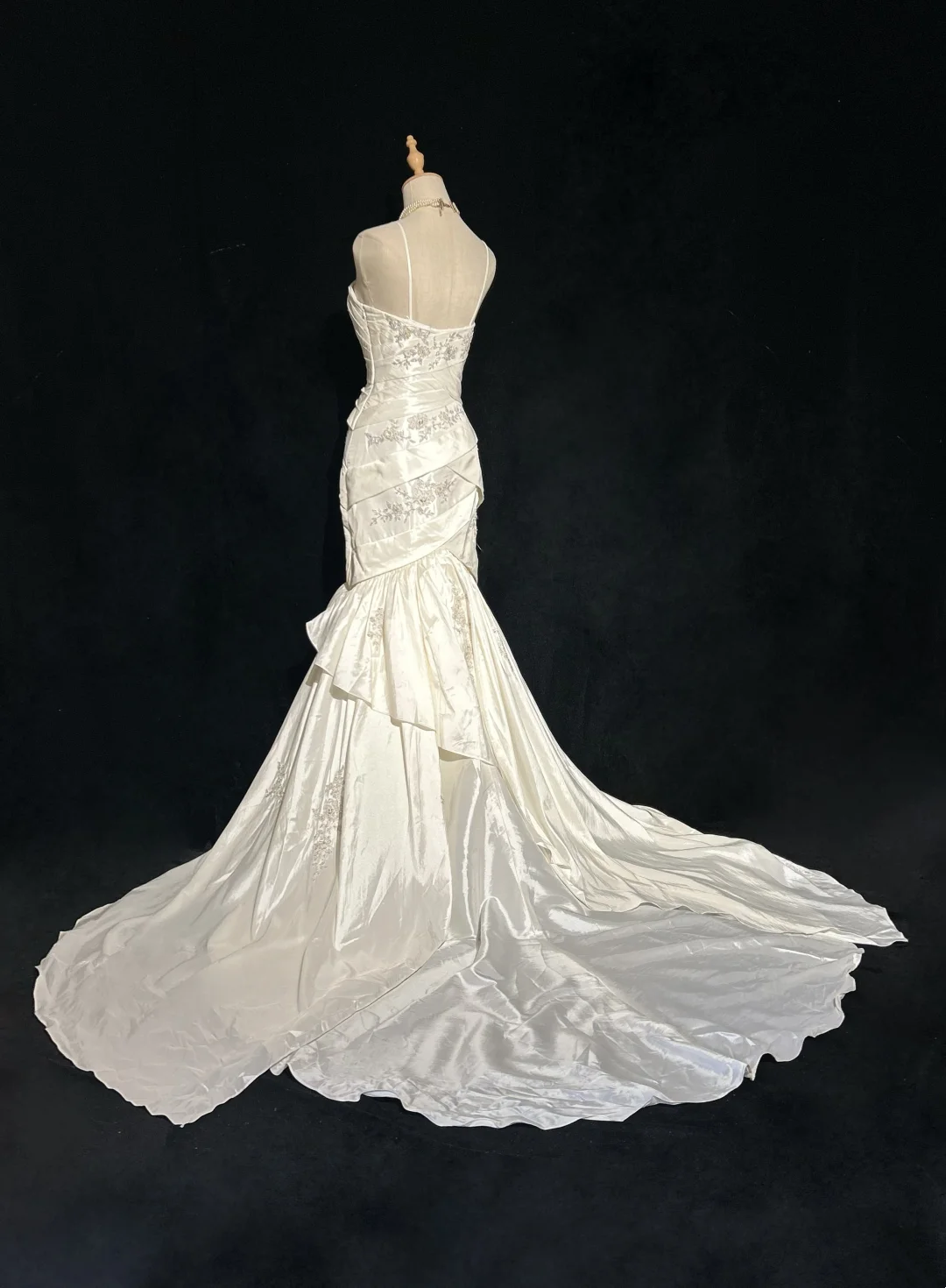 Retro Brautkleid 1960er Meerjungfrau Spaghettiträger Ärmellose Spitze Langes weißes 60er Brautkleid Elegante Brautkleider DH1120