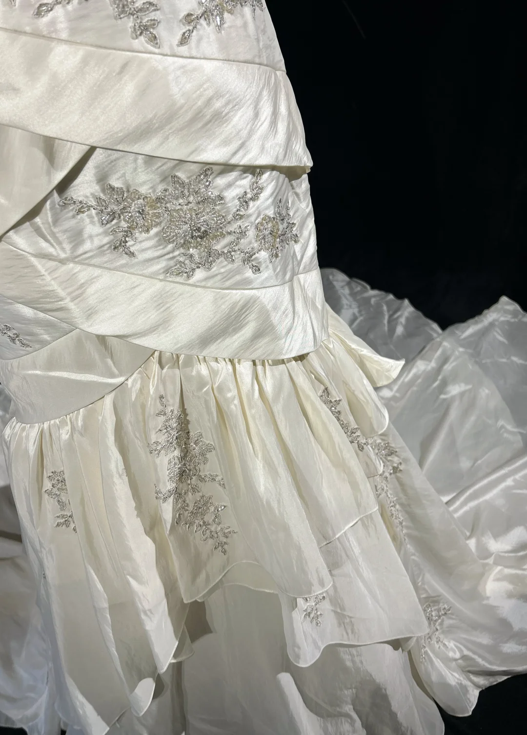 Retro Brautkleid 1960er Meerjungfrau Spaghettiträger Ärmellose Spitze Langes weißes 60er Brautkleid Elegante Brautkleider DH1120