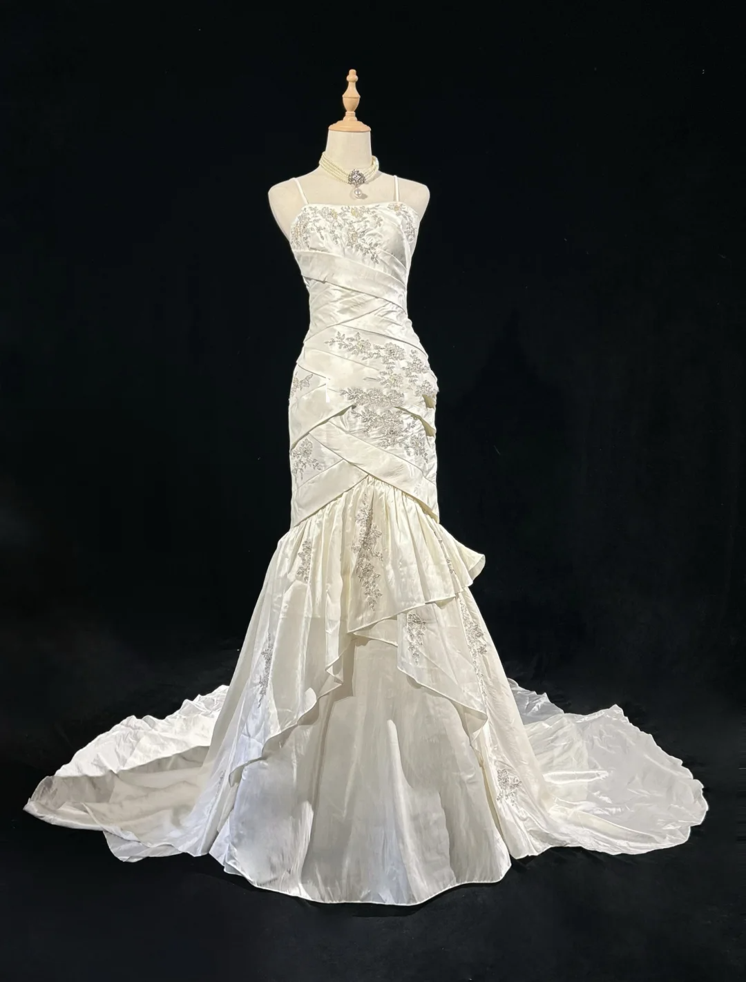 Retro Brautkleid 1960er Meerjungfrau Spaghettiträger Ärmellose Spitze Langes weißes 60er Brautkleid Elegante Brautkleider DH1120