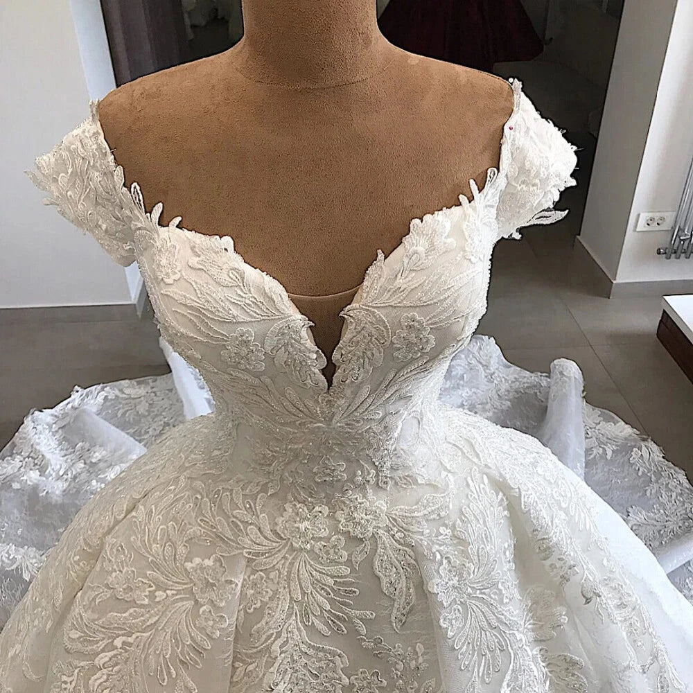 Unique Bridal Gown Ball Gown Off The Shoulder White Short Sleeves Lace Wedding Dresses Pretty Bridal Gowns DH1218