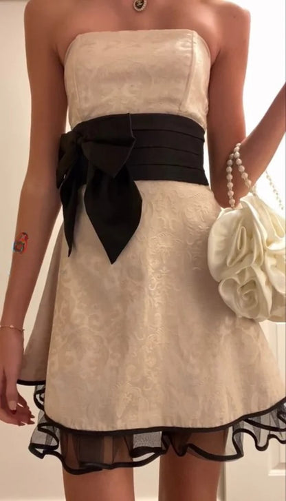Cute A Line Strapless Satin Champagne Mini Short Formal 8th Grade Homecoming Dresses Summer Middle School Hoco Dress 18th Birthday Outfits DH1253