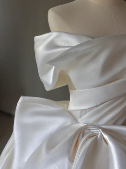 Prinzessin Brautkleid Ballkleid aus der Schulter Satin Brautkleid mit weißen kurzen Ärmeln Brautkleider bescheidene Brautkleider DH1288