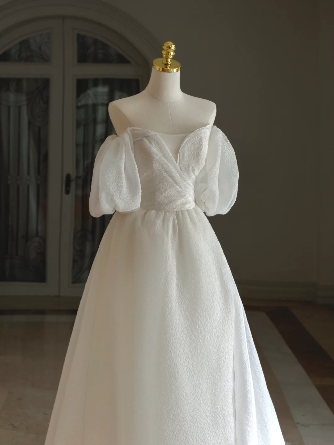 Prinzessin Brautkleid Ballkleid aus der Schulter Satin Brautkleid mit kurzen Ärmeln Brautkleider bescheidene Brautkleider DH1290