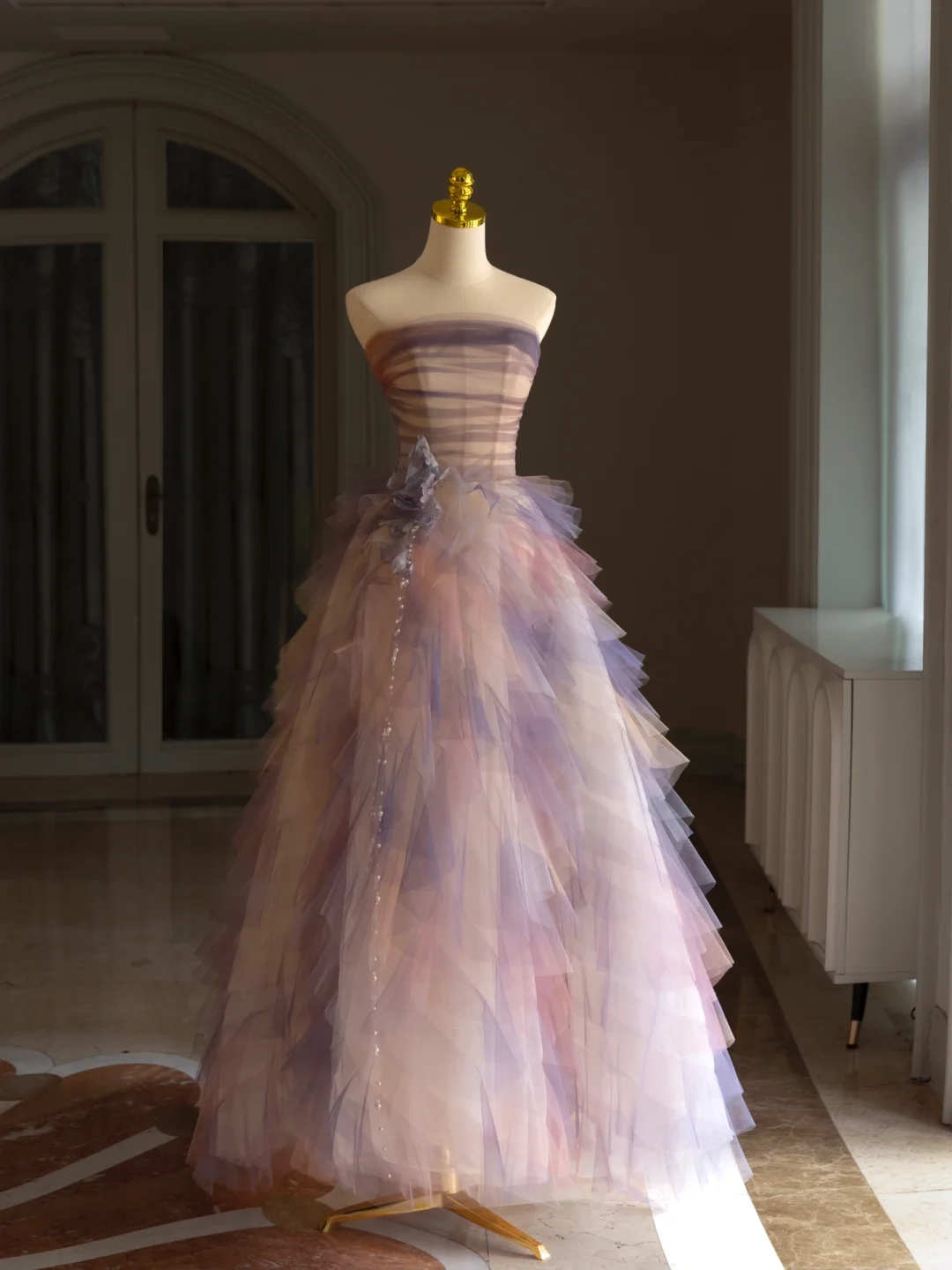 Luxus Ballkleid Trägerloses Ärmelloses Tüll Quinceanera Kleid Formale Kleider Vestido De 15 Anos Sweet 16 Kleid DH1293