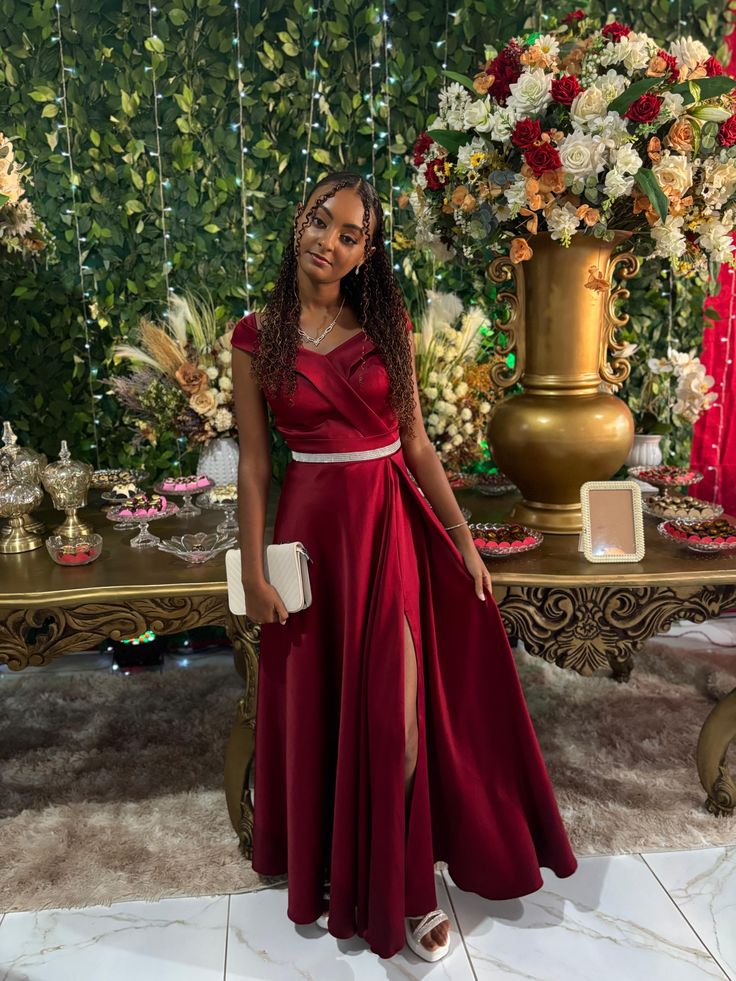 Edle A-Linie Off The Shoulder Satin Burgunder Langes formelles Ballkleid Sommer Hochzeitsgastkleid Brautgastkleider Hochzeits-Outfits für Gäste DH133