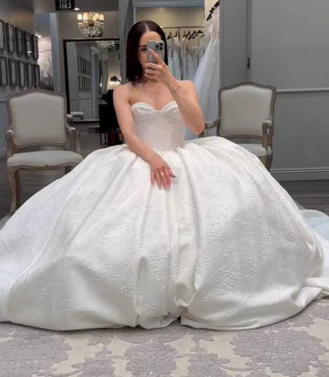 Retro Ballkleid Schatz Ärmelloses Weißes Satin Brautkleid Bescheidene Brautkleider Prinzessin Brautkleider DH1476