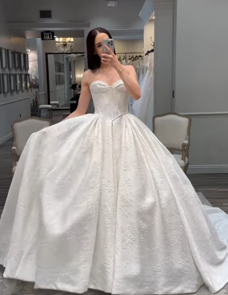 Retro Ballkleid Schatz Ärmelloses Weißes Satin Brautkleid Bescheidene Brautkleider Prinzessin Brautkleider DH1476