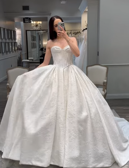 Retro Ballkleid Schatz Ärmelloses Weißes Satin Brautkleid Bescheidene Brautkleider Prinzessin Brautkleider DH1476