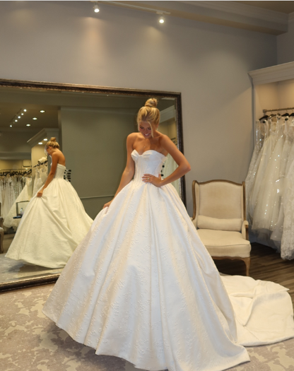 Retro Ballkleid Schatz Ärmelloses Weißes Satin Brautkleid Bescheidene Brautkleider Prinzessin Brautkleider DH1476