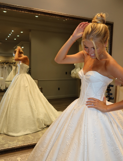 Retro Ballkleid Schatz Ärmelloses Weißes Satin Brautkleid Bescheidene Brautkleider Prinzessin Brautkleider DH1476