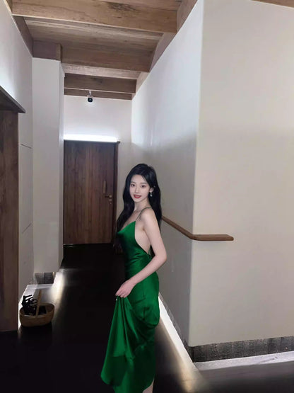 Sexy Etuikleid Spaghettiträger Grün Rückenfrei Satin Lange Ballkleider Partykleid 20. Geburtstag Outfits Abschlusskleider DH1886