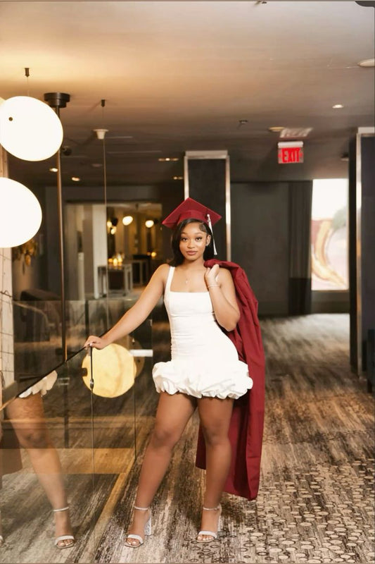 Sexy Sheath Square Neck Satin White Grad Dress Inspo Short Mini Formal 8th Grade Homecoming Dresses High School Hoco Court Dress Graduation Dress Cocktail Gown Birthday Outfits DH1930