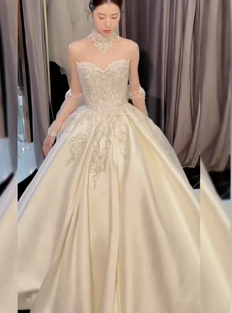 Romantisches Brautkleid Brautkleid Ballkleid Trägerloses Brautkleid Weiße Spitzenapplikationen Brautkleider Bescheidene Brautkleider DH2040