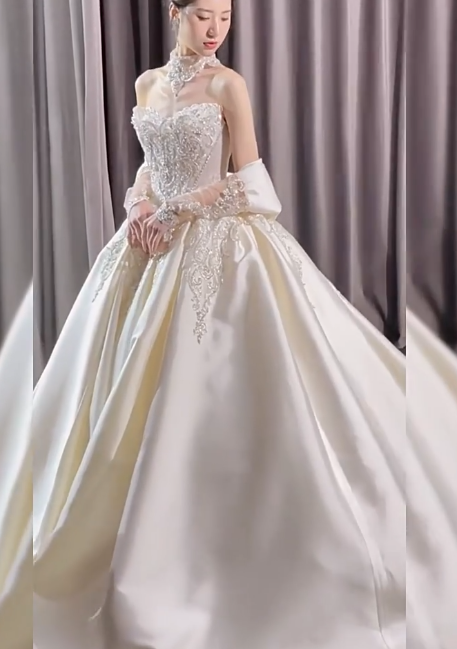 Romantisches Brautkleid Brautkleid Ballkleid Trägerloses Brautkleid Weiße Spitzenapplikationen Brautkleider Bescheidene Brautkleider DH2040