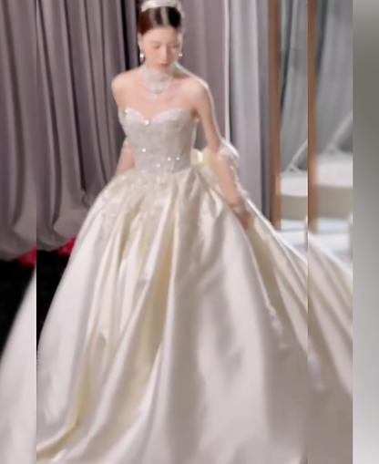 Romantisches Brautkleid Brautkleid Ballkleid Trägerloses Brautkleid Weiße Spitzenapplikationen Brautkleider Bescheidene Brautkleider DH2040