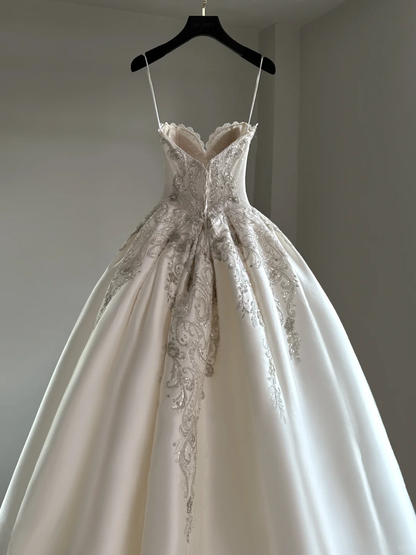 Ethereal Wedding Dress Ball Gown Sweetheart Satin White Sleeveless Long Wedding Dresses Bridal Gowns DH2050