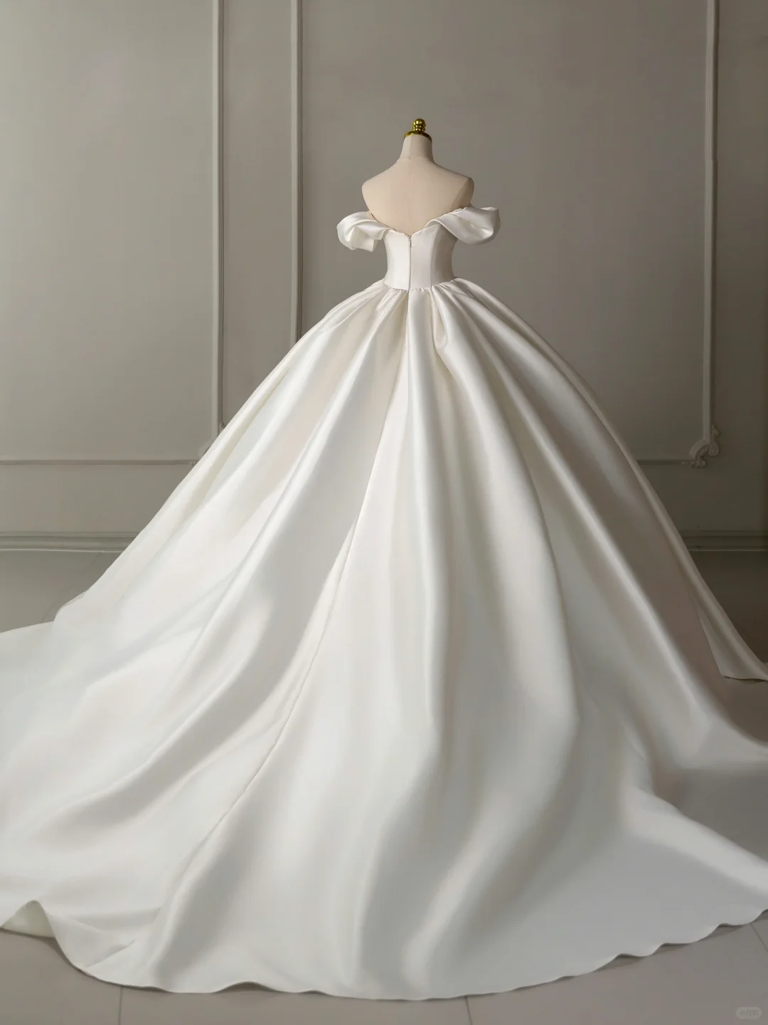 Robe de mariée élégante, robe de bal, épaules dénudées, satin, manches courtes, robes de mariée DH2074
