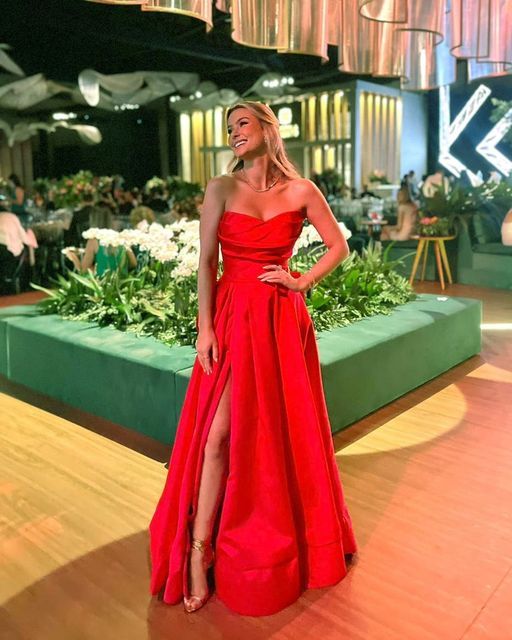 Ausgefallene A-Linie Sweetheart Red Long Split Plissee Abendkleid Partykleider Abend Besondere Abendkleider Ballkleid DH212
