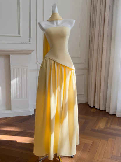Schlichtes A-Linien-trägerloses, braunes Chiffon-Langballkleid Partykleid zum 20. Geburtstag Outfits Abschlusskleider DH2126