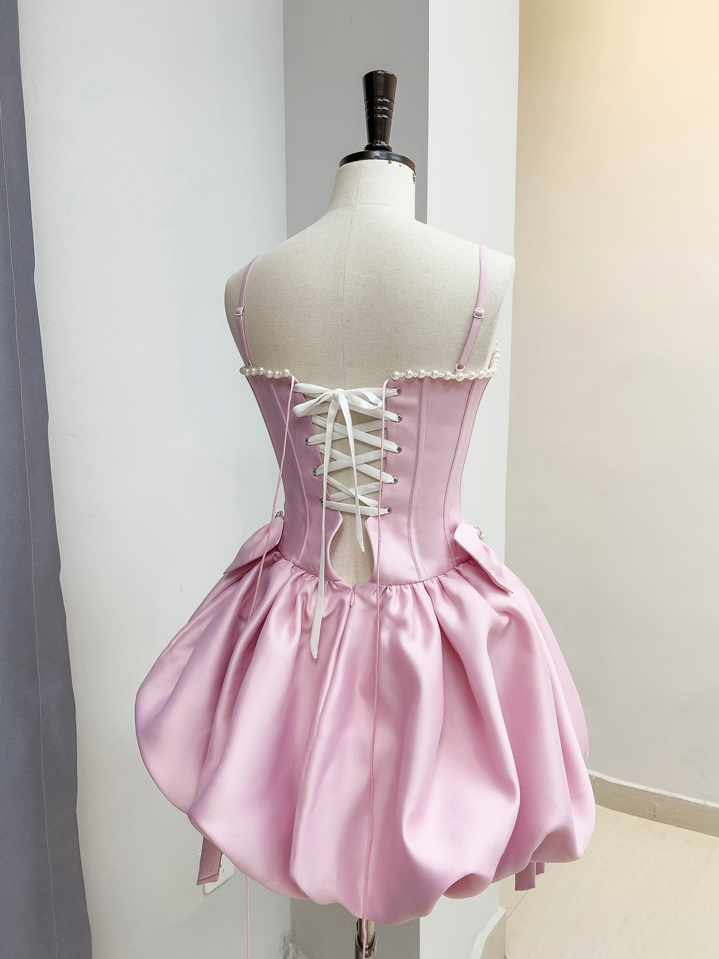Modest Ball Gown Spaghetti Straps Satin Short Formal Homecoming Dress Middle School Short 18th Birthday Outfits Graduation Dress Cocktail Dresses DH2289