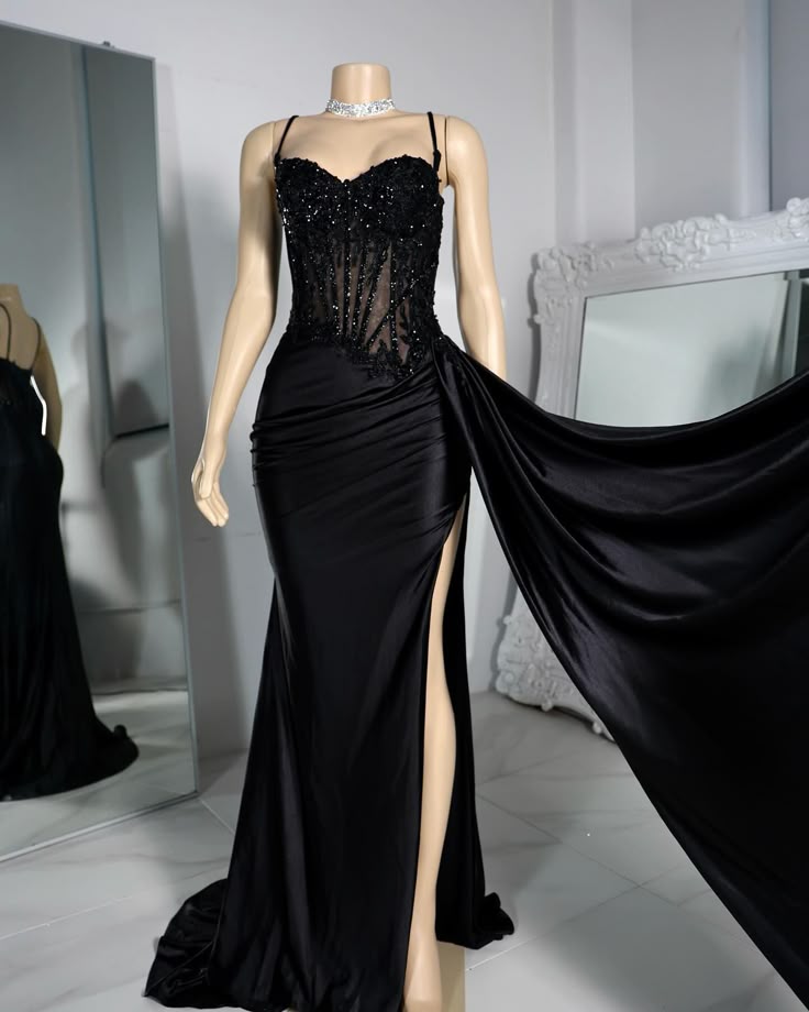 Elegante Meerjungfrau Spaghettiträger Satin Schlitz Schwarz Lange Ballkleider Partykleid 18. Geburtstag Outfits Abschlusskleider DH2339