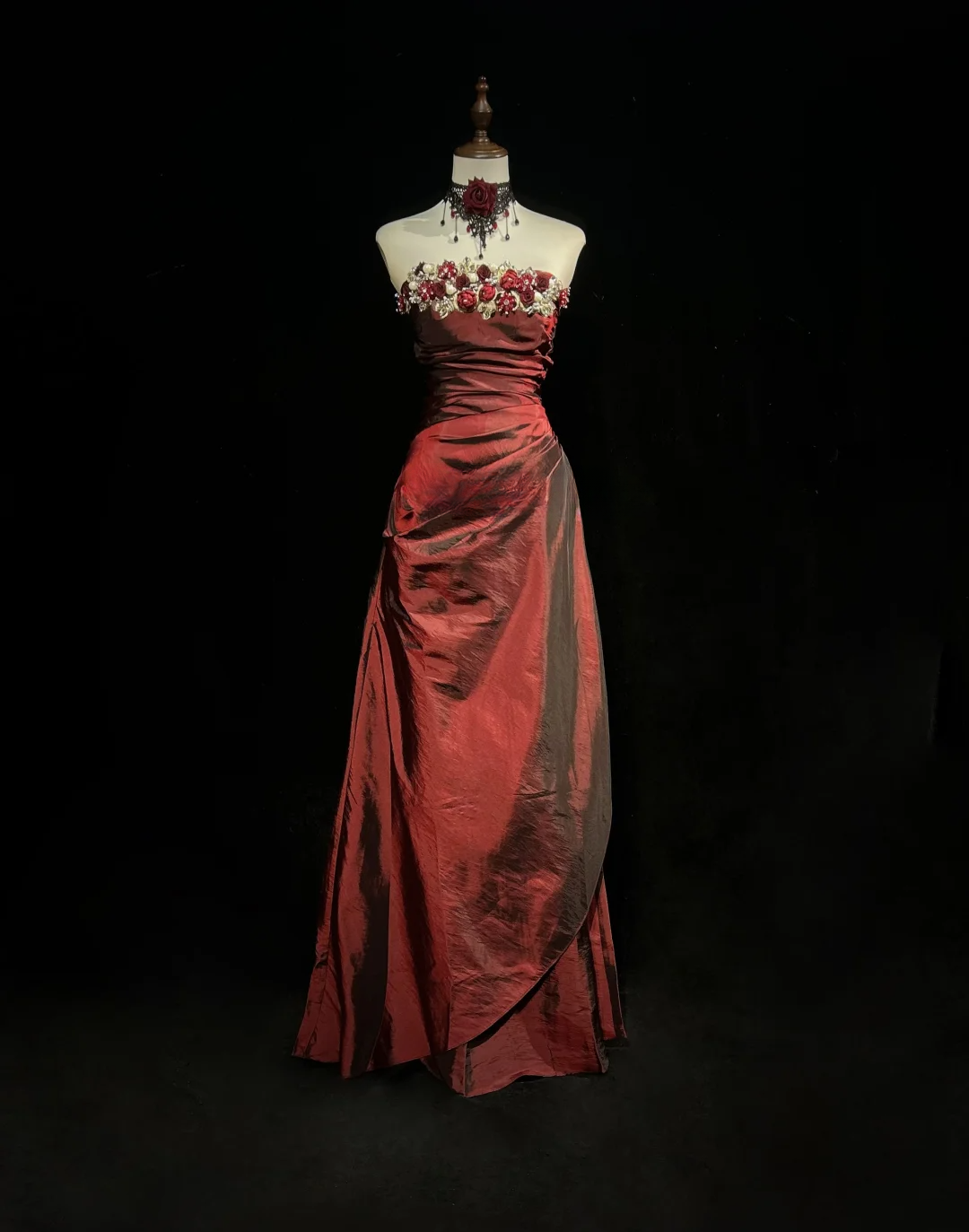 Retro A-Linie Trägerlos Burgund Ärmellos Taft Lange Blumen Ballkleider Partykleid 18. Geburtstag Outfits Abschlusskleider DH2656