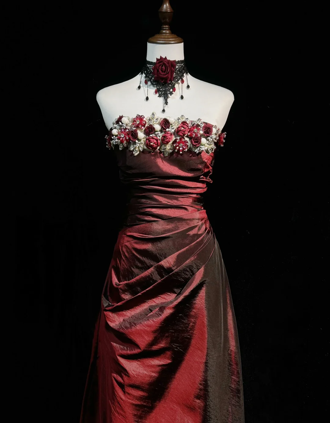 Retro A-Linie Trägerlos Burgund Ärmellos Taft Lange Blumen Ballkleider Partykleid 18. Geburtstag Outfits Abschlusskleider DH2656